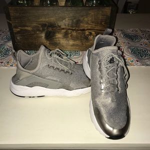 Nike Air Huarache Ultra SE